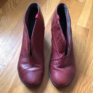 CAMPER leather booties